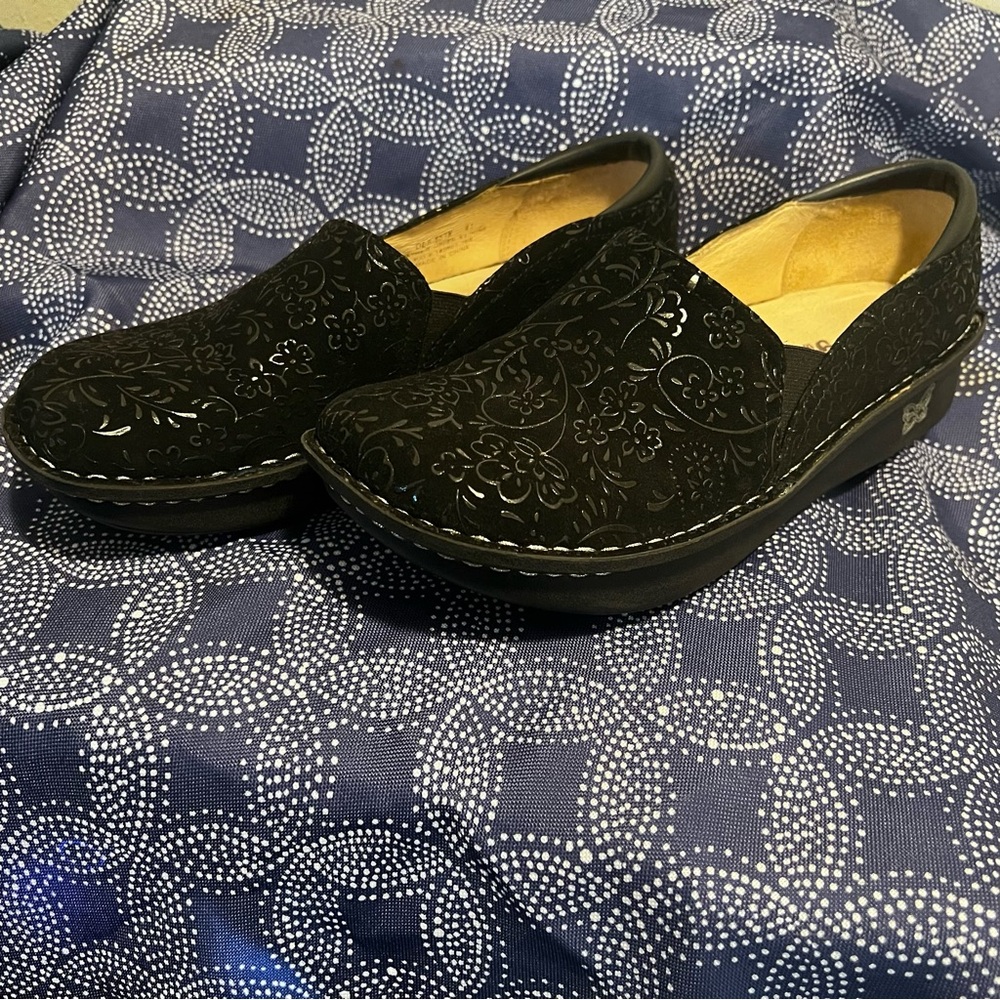 Algeria Nursing Clogs, Size 41, Women’s size 10. Gently used. - Picture 4 of 7